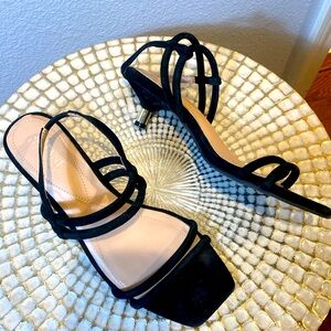 Alfani Step n Flex kitten heels blk  suede w/ gold heel & leather upper size 9